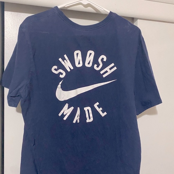 Nike tee - Picture 1 of 2